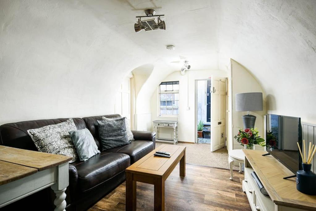 Unique 1 Bedroom Apartment-บาธ ภายนอก รูปภาพ